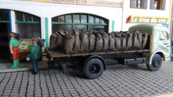 LIVRAISON DE CHARBON AU FORGERON.